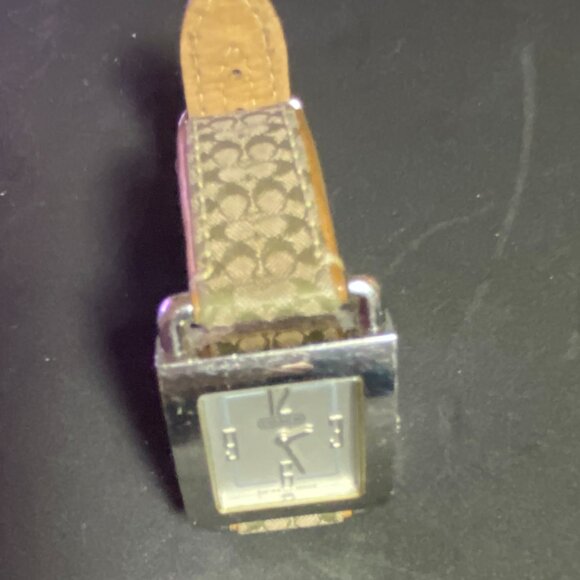 COACH WATCH LADIES WHITE SQUARE DIAL - Picture 5 of 5
